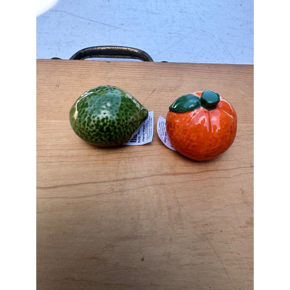 Cracker Barrel Lime Orange Citrus Salt Pepper Shakers Set New With Tags - Picture 3 of 5